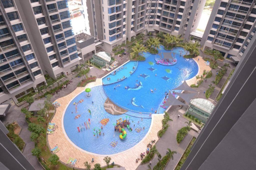 Cozy Haven Atlantis With Large Swimming Pool Apartment Malacca Exterior photo