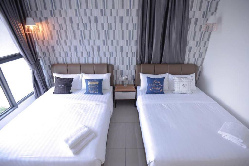 Cozy Haven Atlantis With Large Swimming Pool Apartment Malacca Exterior photo