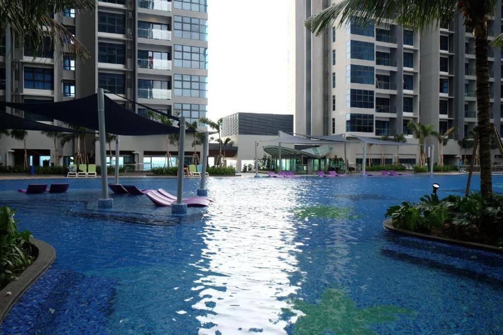 Cozy Haven Atlantis With Large Swimming Pool Apartment Malacca Exterior photo